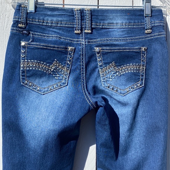 Almost Famous Jeans - Picture 5 of 6